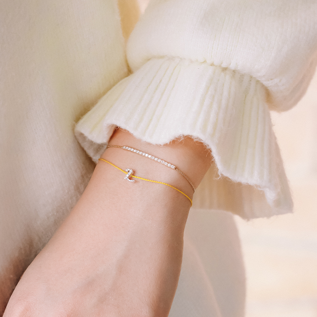 Diamond bar bracelet